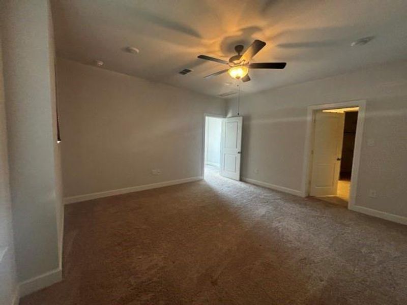 Spacious, unfurnished interior of a new home in , Missouri City (Image 12).