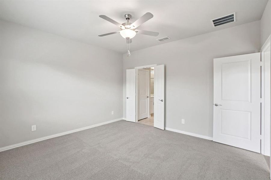 Spacious, unfurnished interior of a new home in Eastridge - Spring Series, McKinney (Image 24).