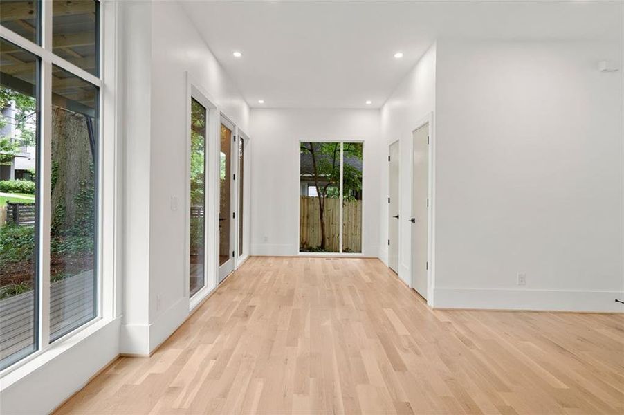 Spacious, unfurnished interior of a new home in , Atlanta (Image 37).