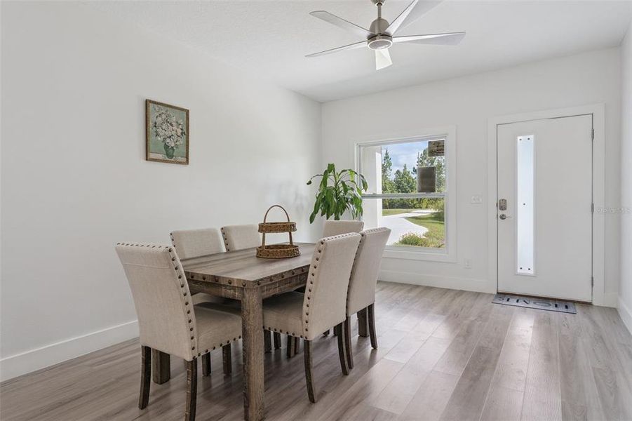 Furnished interior view inside a new home in , Orlando (Image 35).