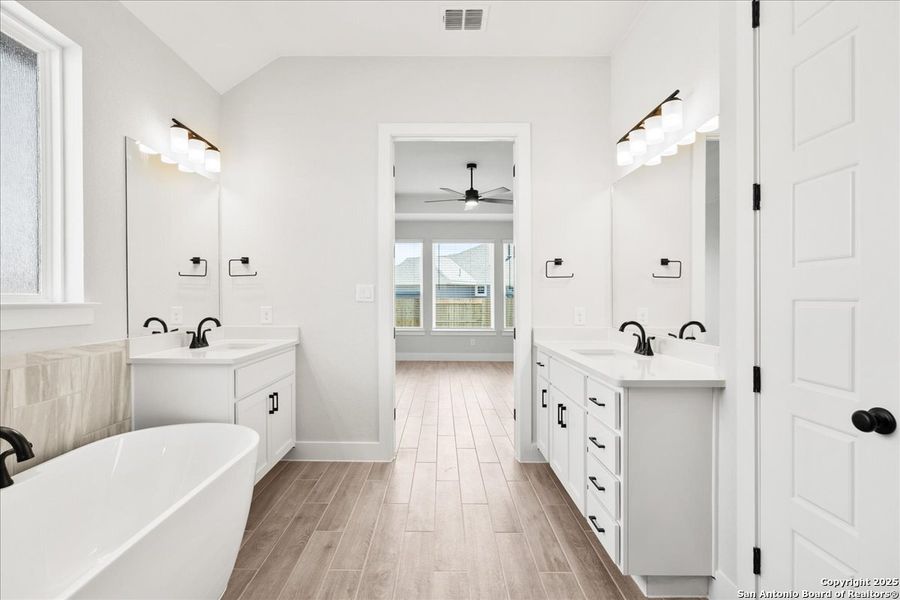 Furnished interior view inside a new home in Village at Three Oaks, Seguin (Image 6). Furnished interior view inside a new home in Village at Three Oaks, Seguin (Image 6).