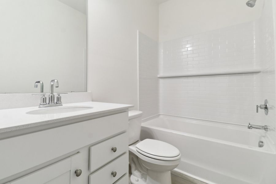 Representative furnished interior of a home built from the Darcy II by Great Southern Homes in Shady Grove, Conway (Image 16).