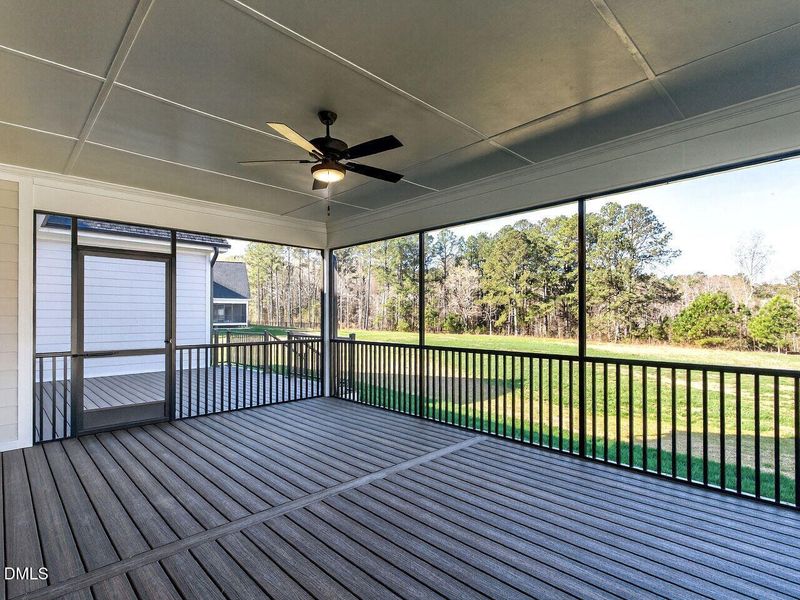 040-1280x960-screen-porch