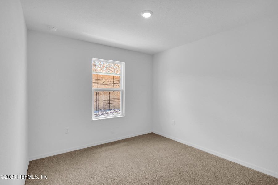 Spacious, unfurnished interior of a new home in Rolling Hills, Green Cove Springs (Image 25).