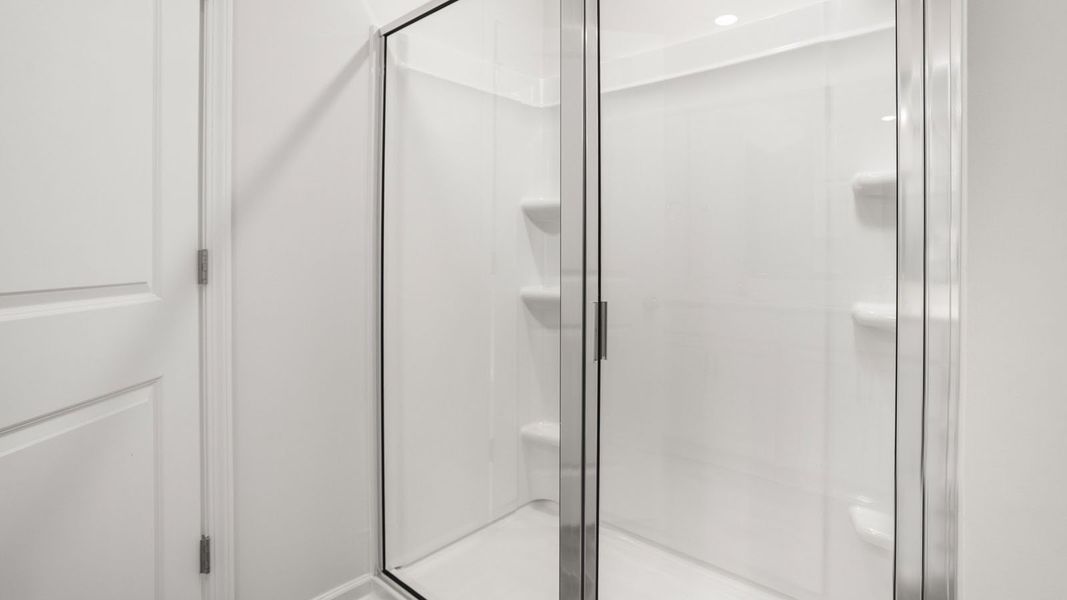 Representative interior finishes for a home built from the Kyle by D.R. Horton in Foxtail, Yadkinville (Image 10).