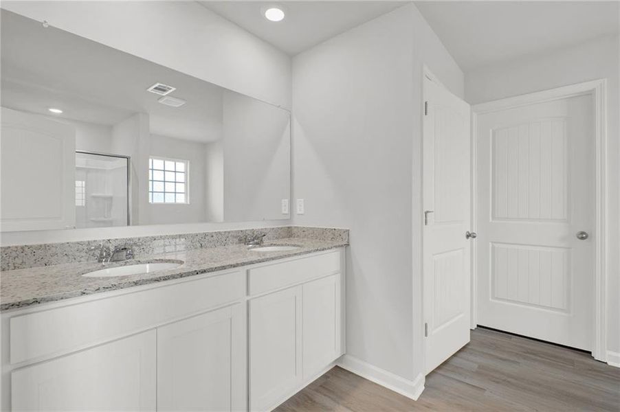 Furnished interior view inside a new home in , Jasper (Image 9).