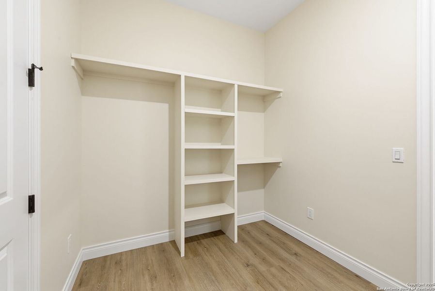 Image 43 of a home in .