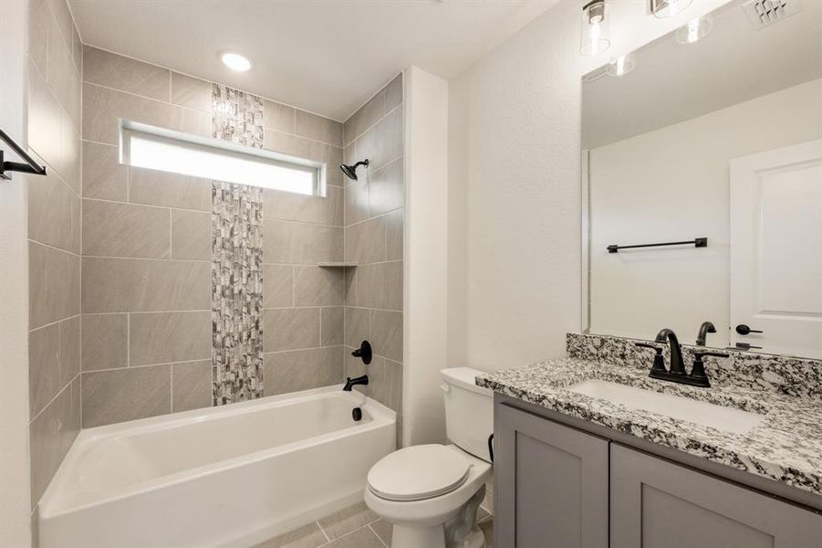 Furnished interior view inside a new home in The Enclave at Parks of Aledo, Aledo (Image 11). Furnished interior view inside a new home in The Enclave at Parks of Aledo, Aledo (Image 11).