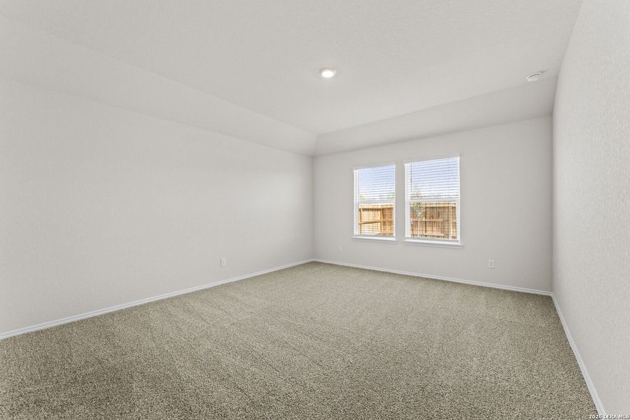 Spacious, unfurnished interior of a new home in Stonehill, San Antonio (Image 23).
