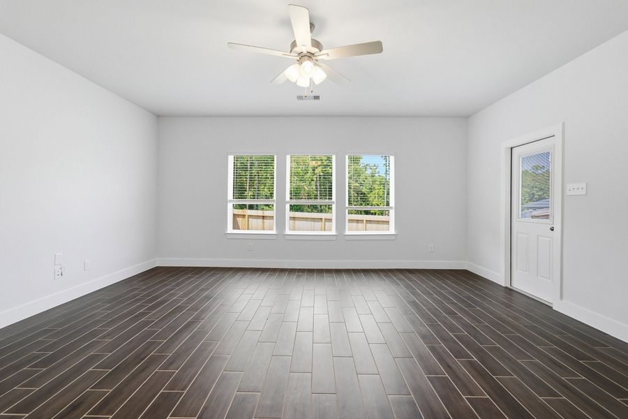 Spacious, unfurnished interior of a new home in Magnolia Springs, Montgomery (Image 19).