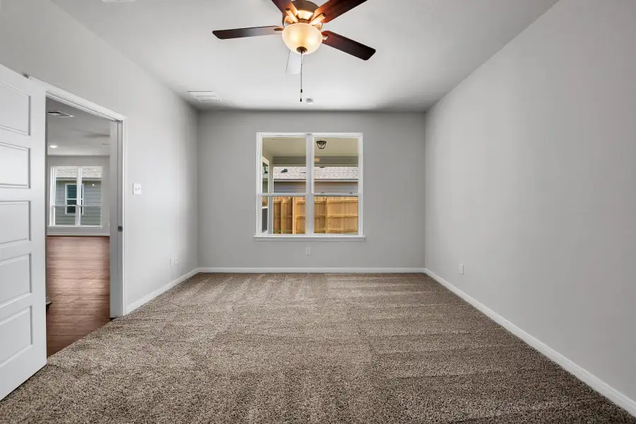 Spacious, unfurnished interior of a new home in Gourd Creek, Bryan (Image 12).