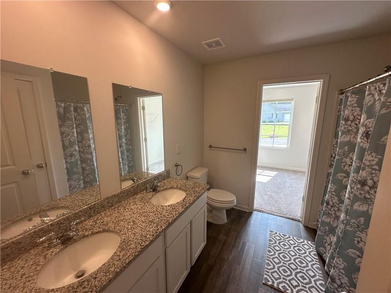 Furnished interior view inside a new home in , Cedartown (Image 9).