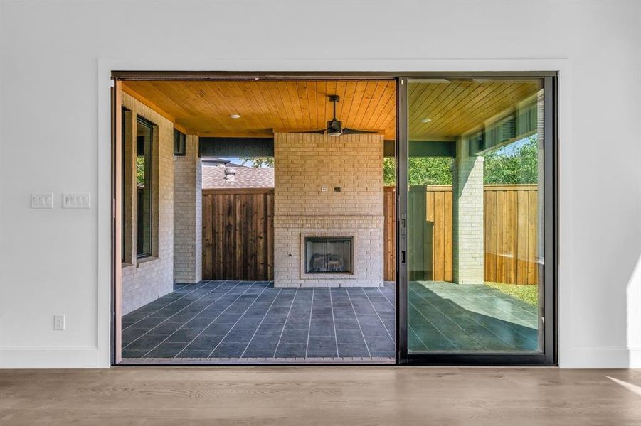 DYLD-0120-00_BROOKDALE II - B_Outdoor Living 1