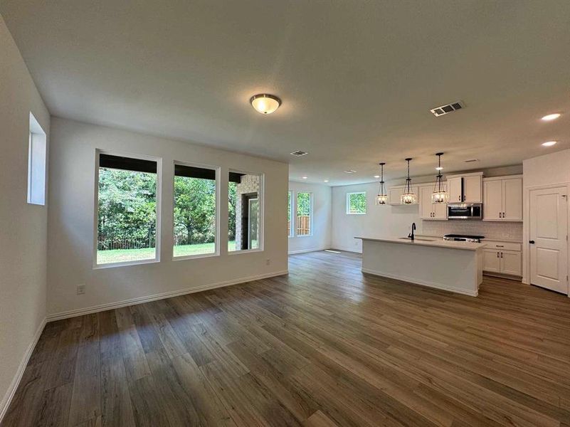 Spacious, unfurnished interior of a new home in Devonshire 40s, Forney (Image 12). Spacious, unfurnished interior of a new home in Devonshire 40s, Forney (Image 12).