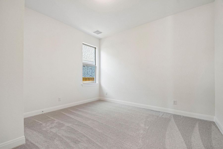 Spacious, unfurnished interior of a new home in 6 Creeks, Kyle (Image 18).
