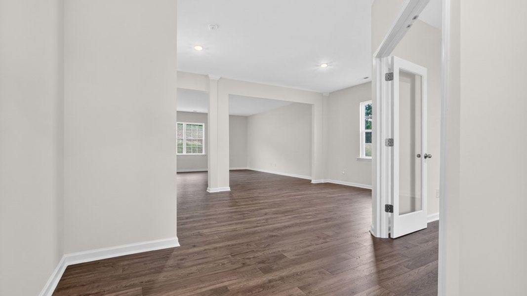 Spacious, unfurnished interior of a new home in Gretchen Pines, West End (Image 13).