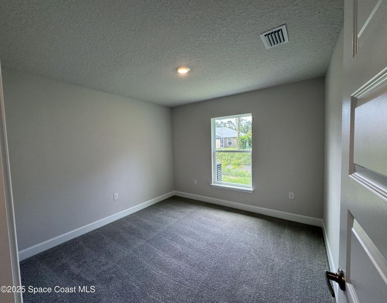 Spacious, unfurnished interior of a new home in Sebastian Highlands, Sebastian (Image 19).