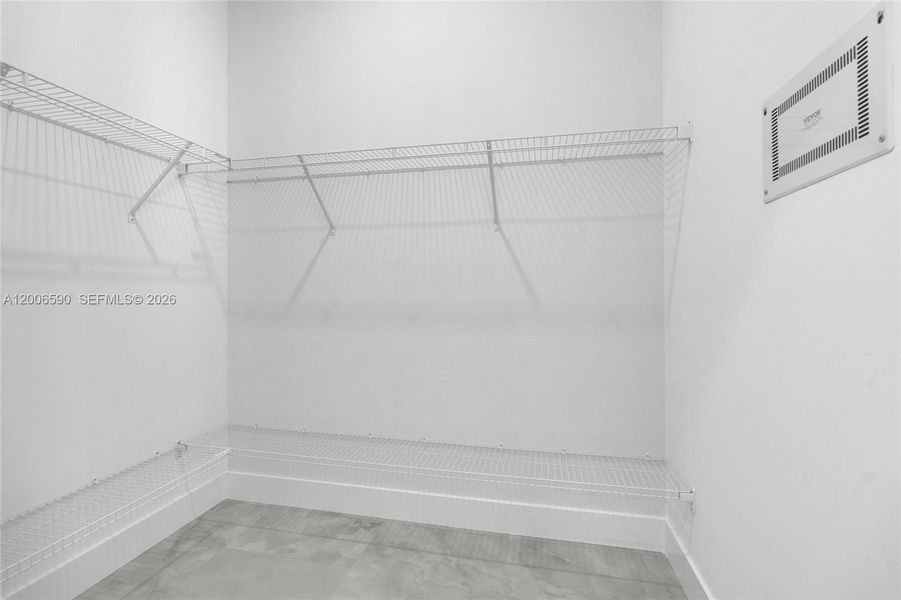 Spacious, unfurnished interior of a new home in , Lehigh Acres (Image 35).