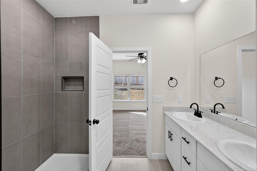 Furnished interior view inside a new home in Chapel Run, Montgomery (Image 12).