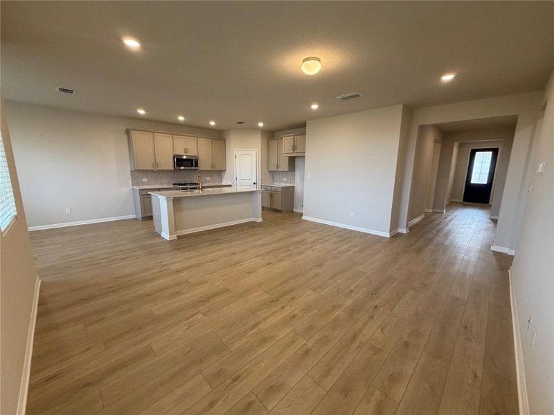 Spacious, unfurnished interior of a new home in Willow Springs, Buda (Image 12). Spacious, unfurnished interior of a new home in Willow Springs, Buda (Image 12).