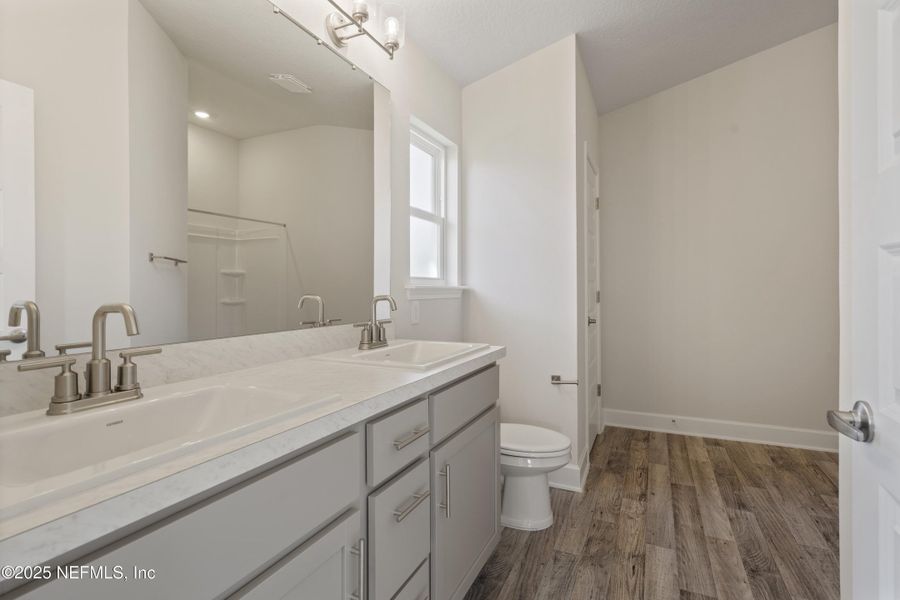 Furnished interior view inside a new home in Summerglen, Jacksonville (Image 15).