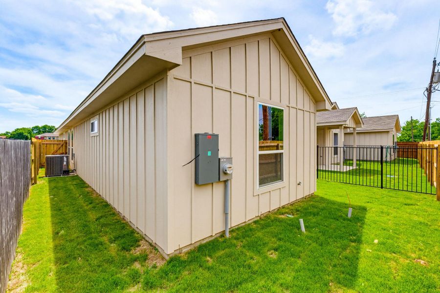 Exterior details and patio area of a home in , Copperas Cove (Image 4).