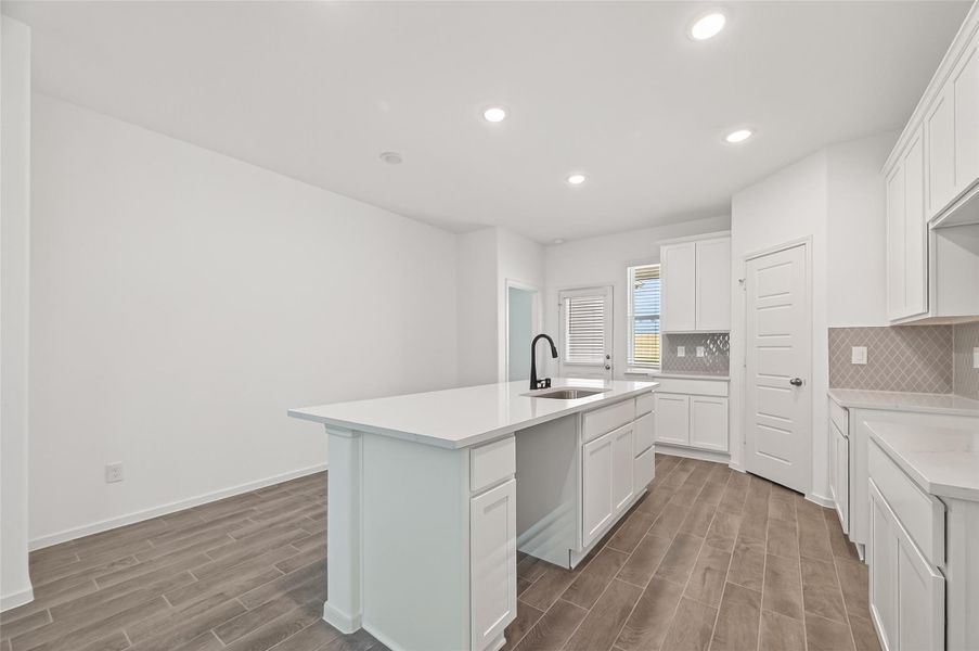 Furnished interior view inside a new home in , Iowa Colony (Image 7).