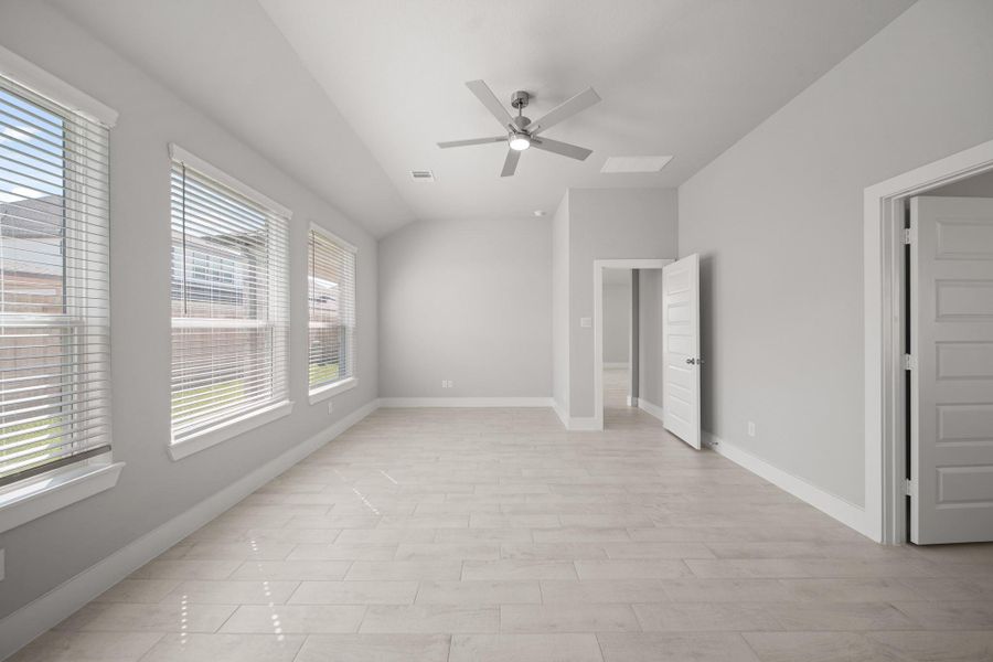 Spacious, unfurnished interior of a new home in Beacon Hill, Waller (Image 18). Spacious, unfurnished interior of a new home in Beacon Hill, Waller (Image 18).