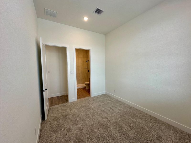 Spacious, unfurnished interior of a new home in Briarley, Montgomery (Image 32).