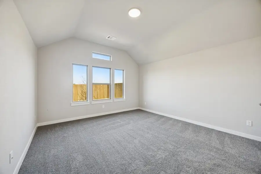 Representative unfurnished interior of a home built from the The Elm by Lillian Custom Homes in Hickory Hill, Sherman (Image 17).
