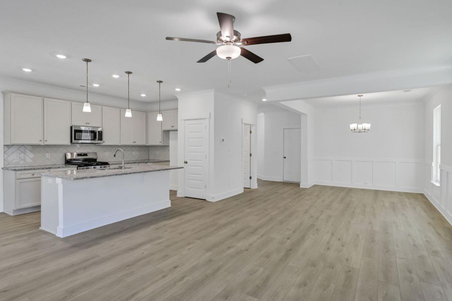 Spacious, unfurnished interior of a new home in Ashton Lakes, Lexington (Image 27).