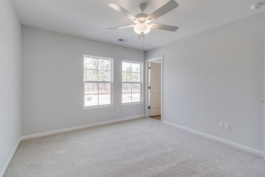 Spacious, unfurnished interior of a new home in Astoria, Columbia (Image 22).