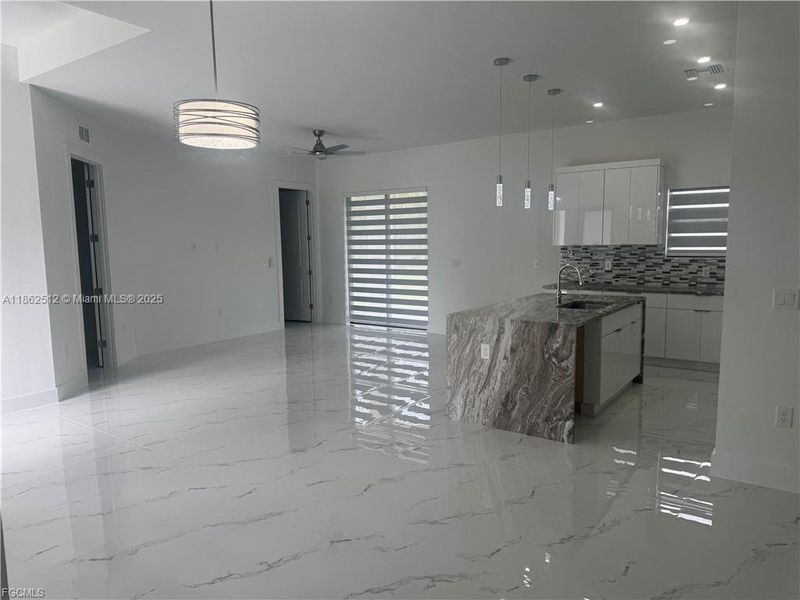 Spacious, unfurnished interior of a new home in , Lehigh Acres (Image 13).