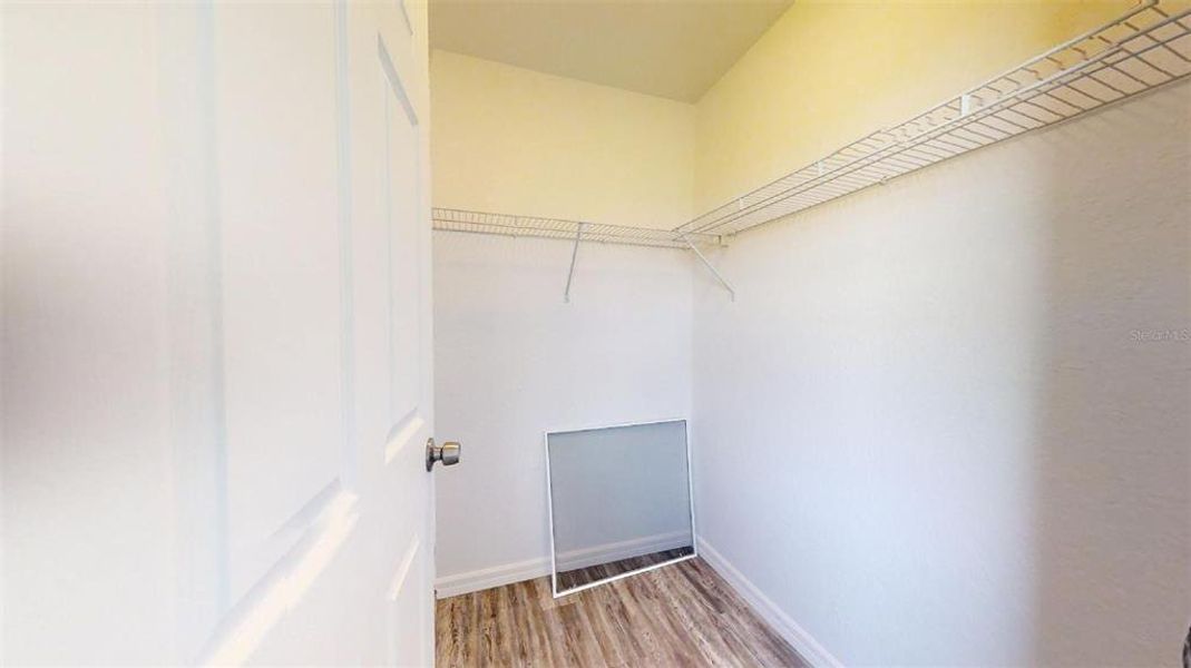 Spacious, unfurnished interior of a new home in , Dunnellon (Image 19).
