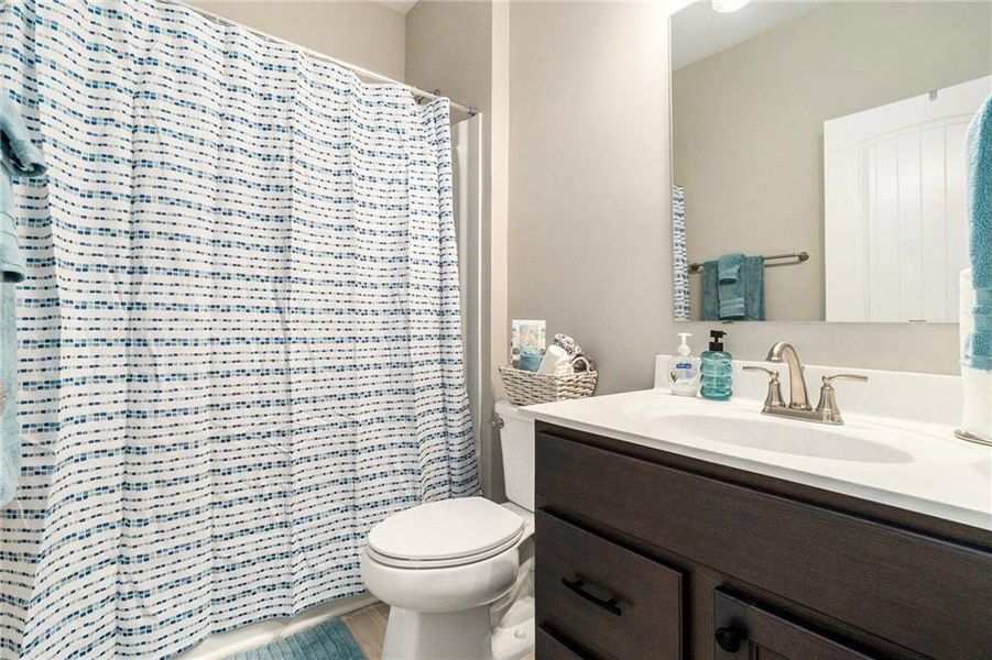 Furnished interior view inside a new home in , Dallas (Image 15).