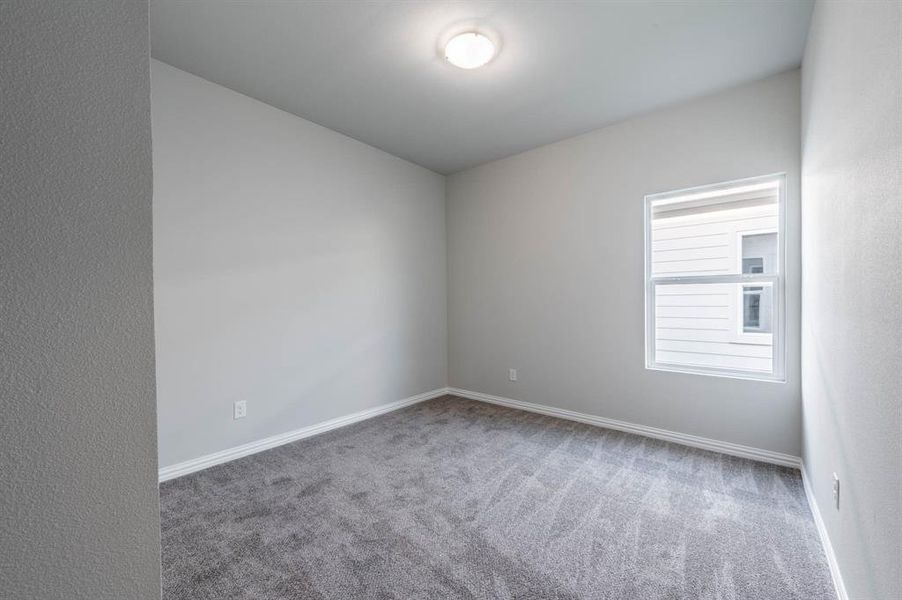 Spacious, unfurnished interior of a new home in Trails of Fossil Creek, Fort Worth (Image 15).