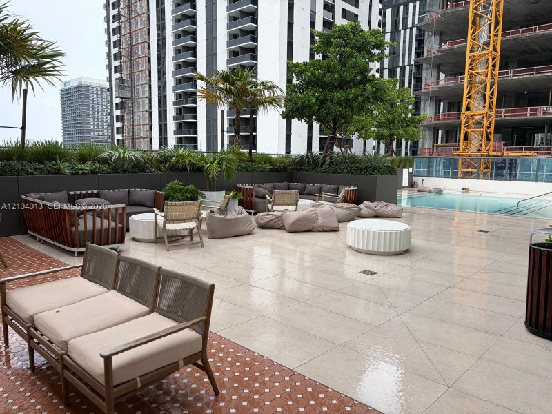 Condo located in Miami, FL showcasing its design and architecture (Image 2). Condo located in Miami, FL showcasing its design and architecture (Image 2).