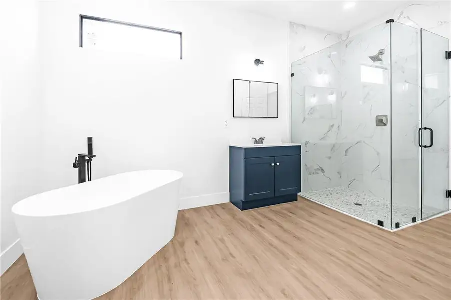 Furnished interior view inside a new home in , Clewiston (Image 13).
