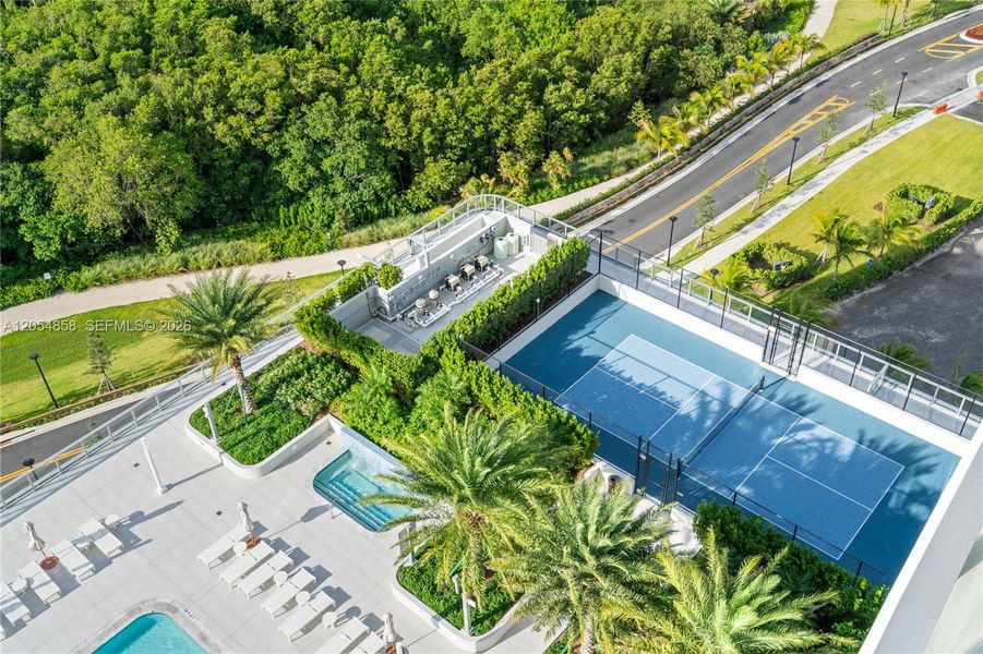 Community amenities in One Park Tower, Miami (Image 59).