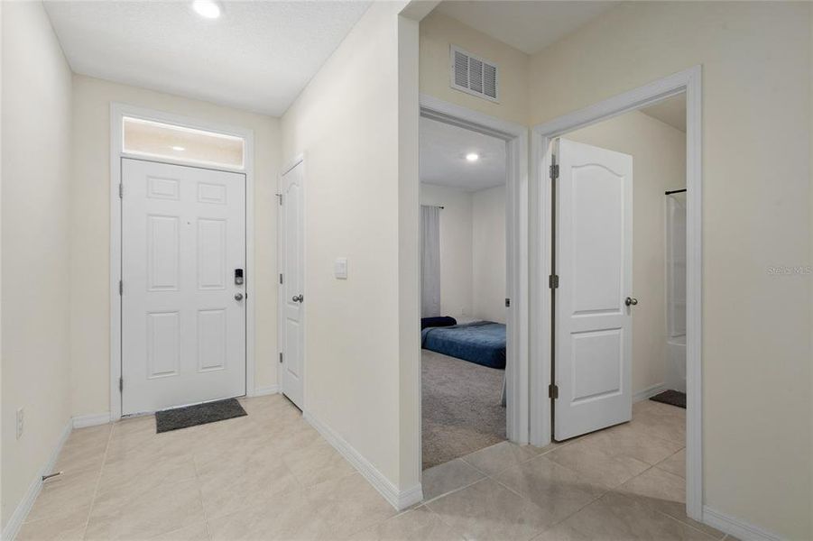 Spacious, unfurnished interior of a new home in , Umatilla (Image 21).