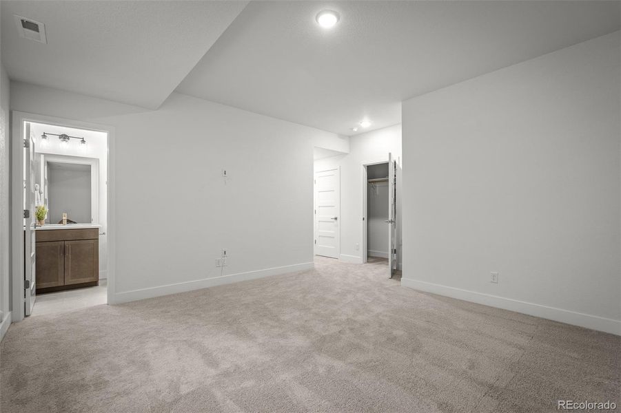 Spacious, unfurnished interior of a new home in Cloverleaf - Pinnacle Collection, Monument (Image 39).