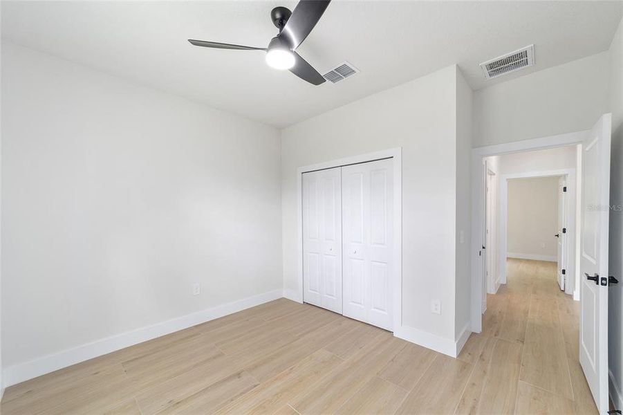 Spacious, unfurnished interior of a new home in , Ocala (Image 36).