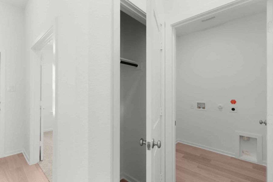 Spacious, unfurnished interior of a new home in Briarwood, Elgin (Image 12).