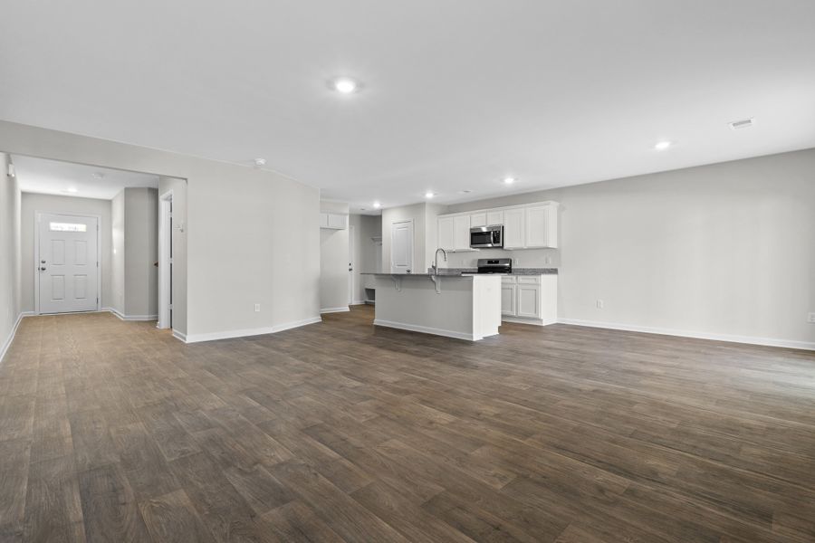 Representative unfurnished interior of a home built from the Larch Single-Family B by McGuinn Homes in Willow Lake, Blythewood (Image 11).