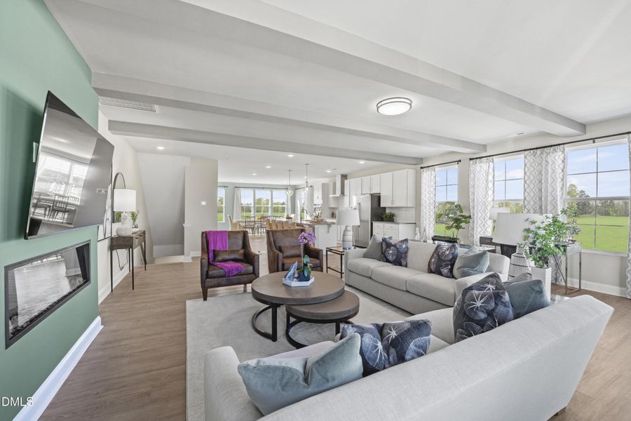 P_RAL_AXS_Julianne_INT_FAM_2 (1)