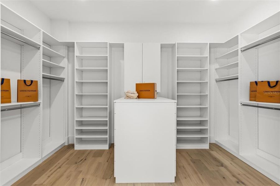 Furnished interior view inside a new home in , Winter Park (Image 8).