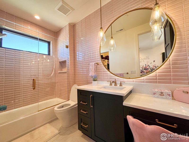 Furnished interior view inside a new home in , Longmont (Image 27). Furnished interior view inside a new home in , Longmont (Image 27).