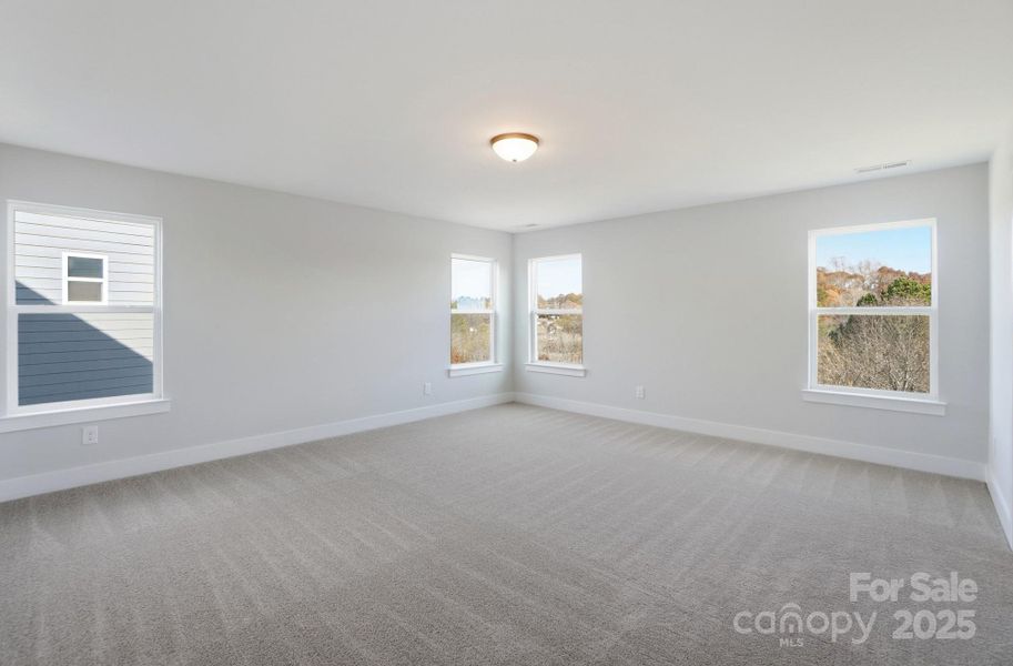 Spacious, unfurnished interior of a new home in Summerlin, Mooresville (Image 19).
