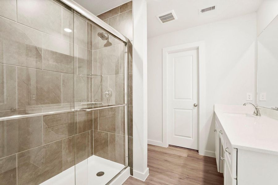 Furnished interior view inside a new home in Santa Fe, Cleveland (Image 6).