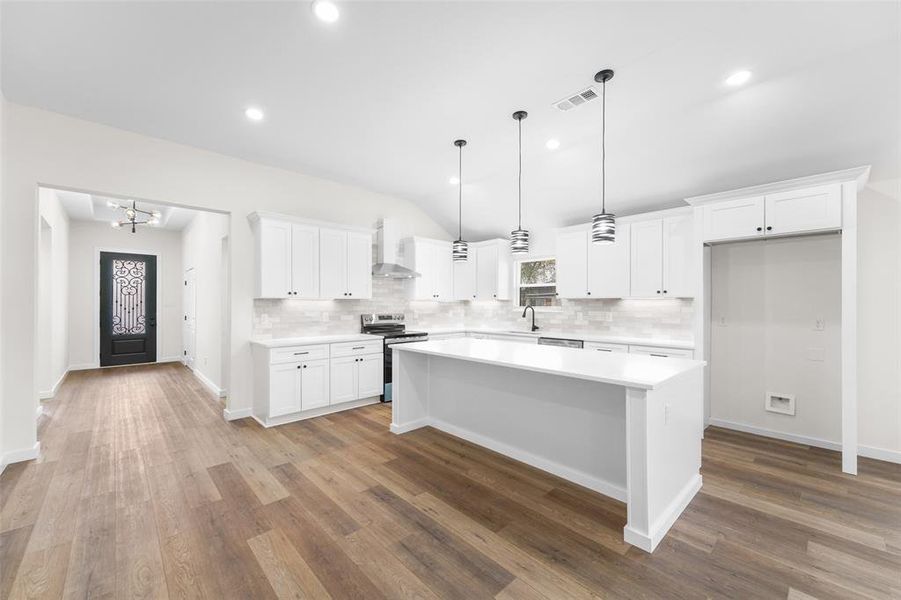 Furnished interior view inside a new home in , Dallas (Image 7).